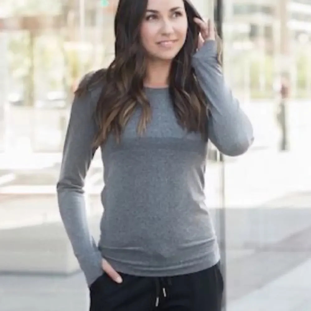 ZYIA ACTIVE‎ Gray Performance Seamless Long Sleeve Vented Workout Top Sz. XS